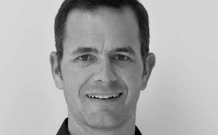 Kunden der Innovatis Treuhand AG – ZENNA – Geschäftsführer Roland Schlegel im Gespräch